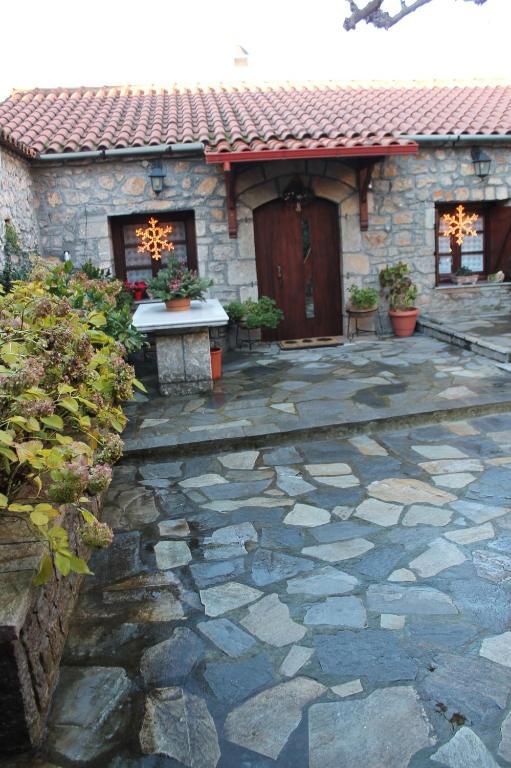 Guesthouse Karahalios Polydrossos Eksteriør billede