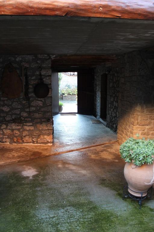 Guesthouse Karahalios Polydrossos Eksteriør billede