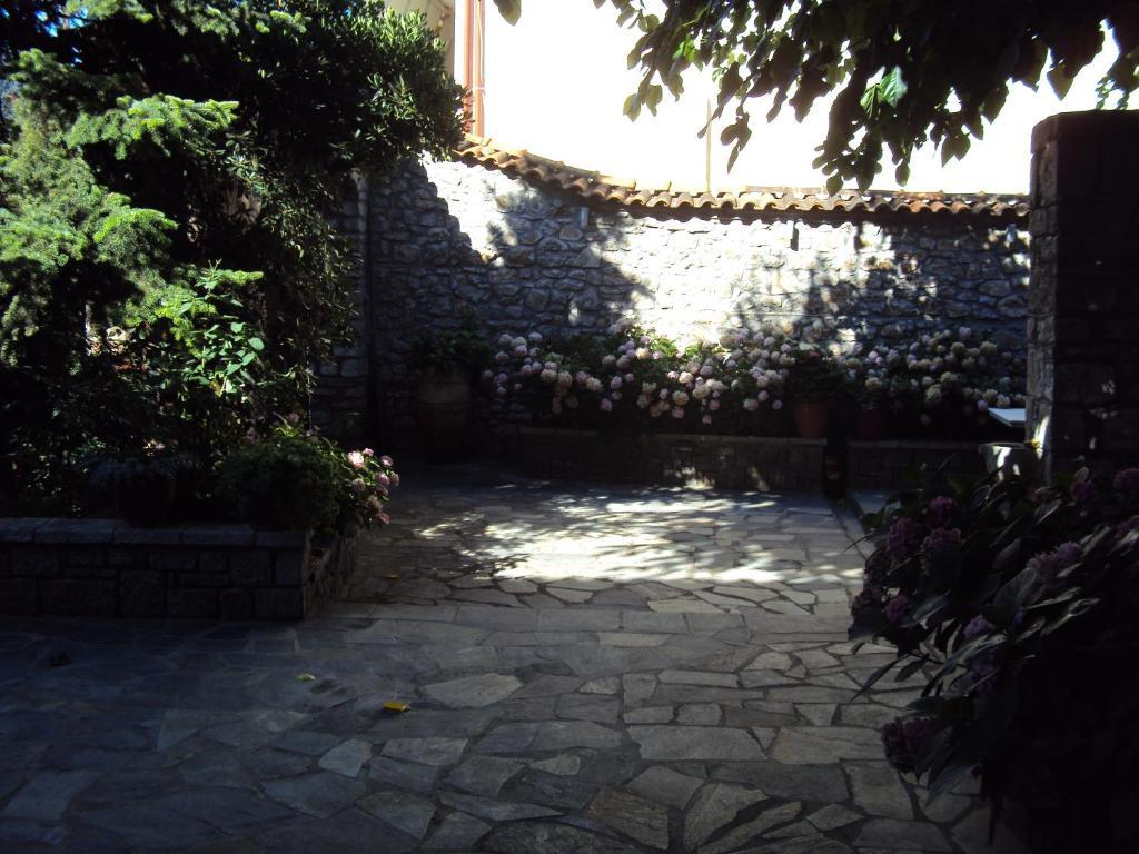 Guesthouse Karahalios Polydrossos Eksteriør billede