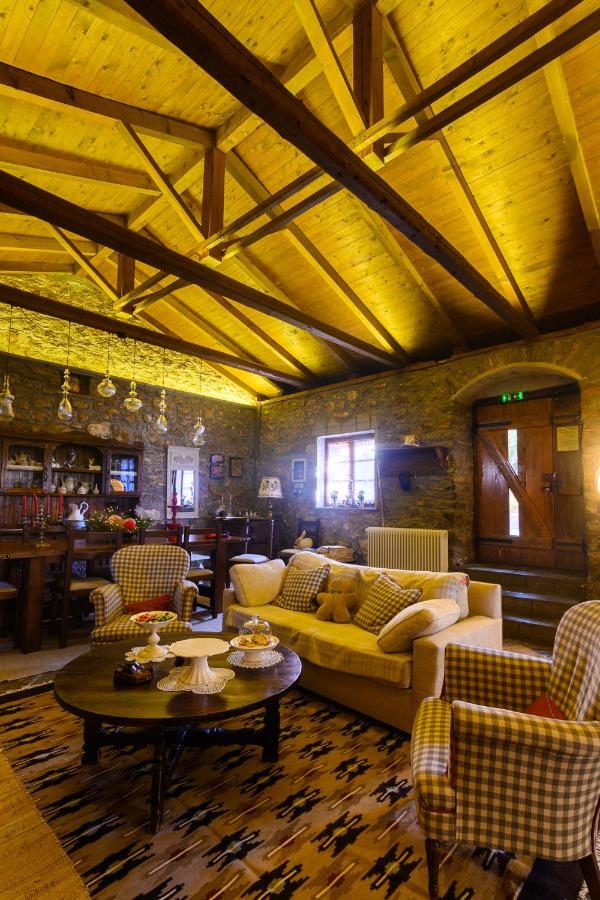 Guesthouse Karahalios Polydrossos Eksteriør billede